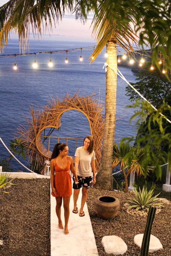 Tropical Glamping Nusa Penida - Private Romantic Seaside Bungalow Diamond Beach Pelilit Luaran gambar